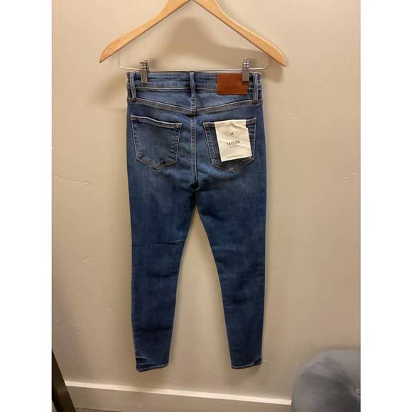 NEW HIDDEN women's taylor exposed button skinny jean in medium wash - Picture 2 of 2